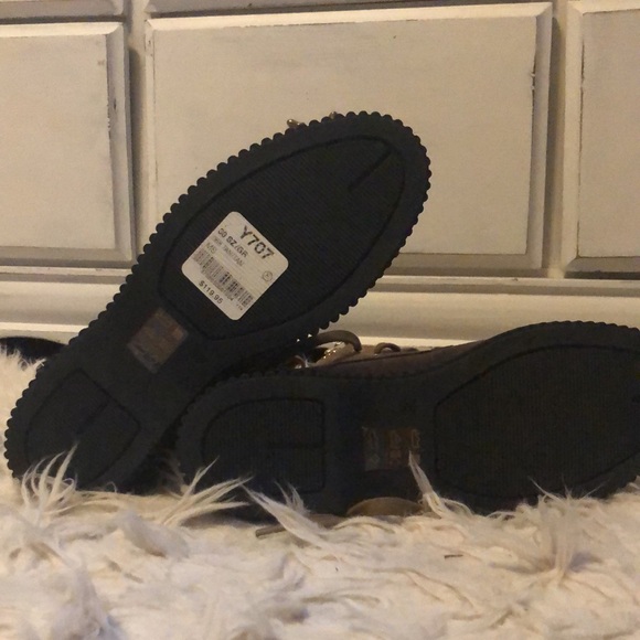 Brand New Le Château brown boots - Picture 5 of 6